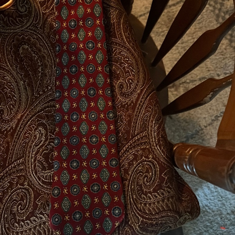 Tommy Hilfiger vintage red and green print tie. Never been worn